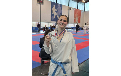 JUSTINE VIDAL OBTIENT SON 2ème DAN